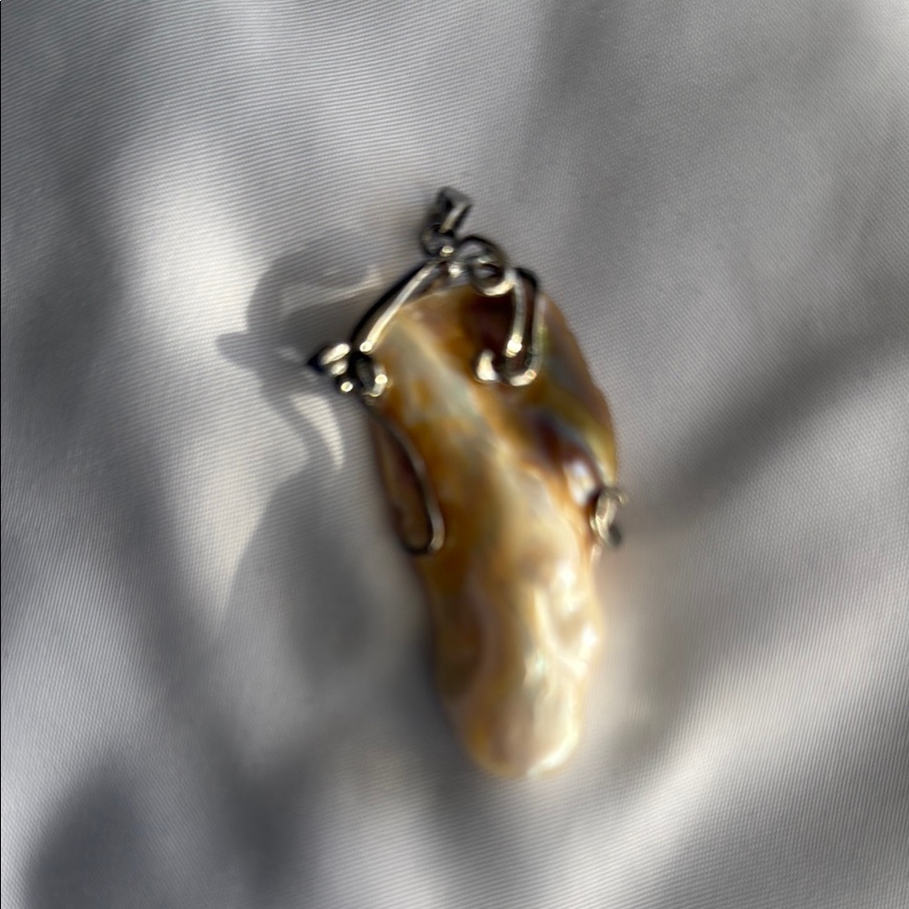 Cream and Silver Blister Pearl Shell Necklace